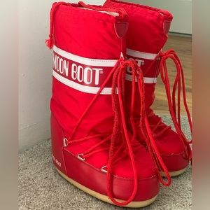 Red Moon Boots